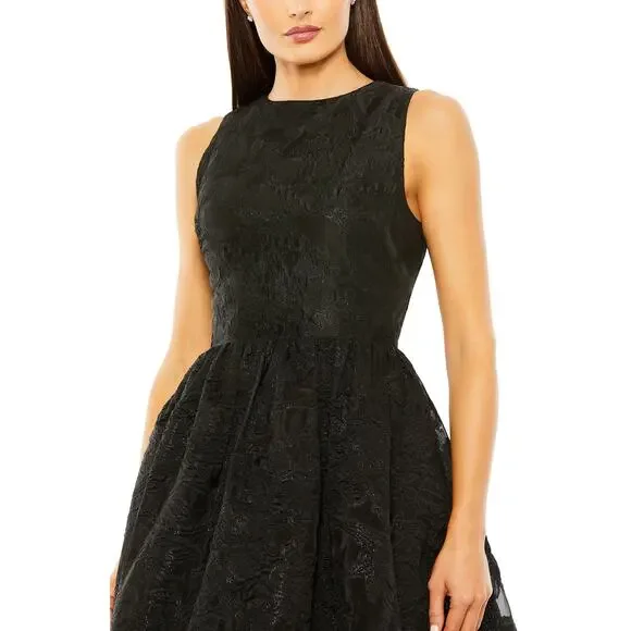 Mac Duggal Women's Sleeveless Full High Low Brocade Gown - Black Size 6 NWT